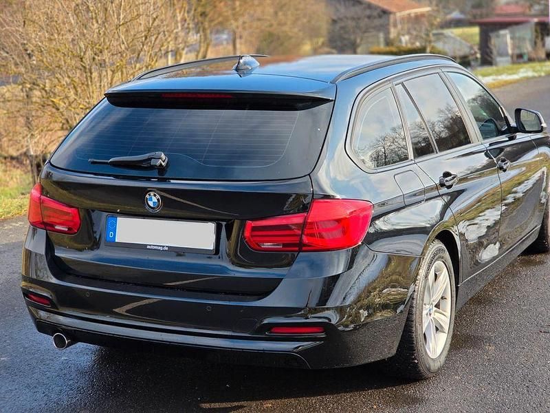 Gebraucht BMW 318 Advantage 150 PS (110 kW) 2018 Schwarz Kombi