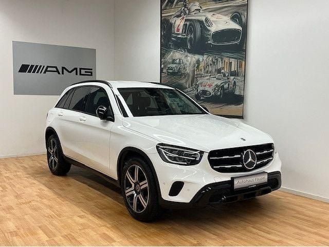 Gebraucht Mercedes GLC220 Night 194 PS (142 kW) 2020 Weiß SUV