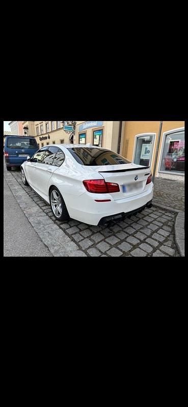 Gebraucht BMW 550 407 PS (299 kW) 2011 Weiß Limousine