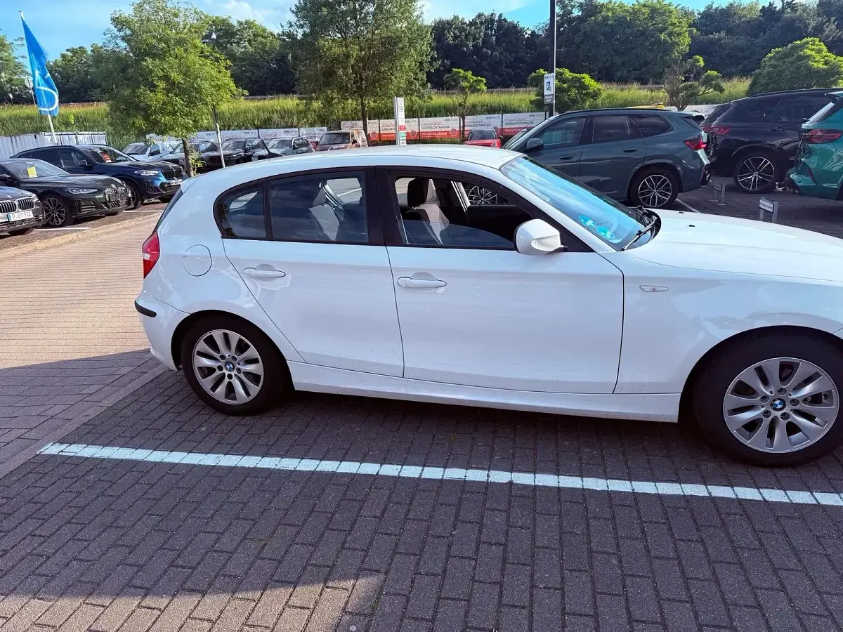 Gebraucht BMW 116 141 PS (103 kW) 2011 Weiß Kleinwagen