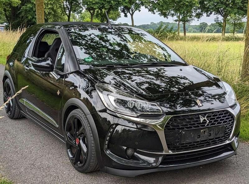 Schwarz Gebraucht 2018 Citroën DS3 Start Limousine | 11.400 € (Fairer Preis) - Bild 1/4