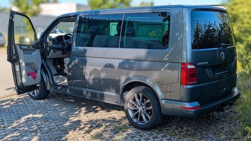 Gebraucht VW Multivan Comfortline 204 PS (150 kW) 2016 Grau Van / Kleinbus