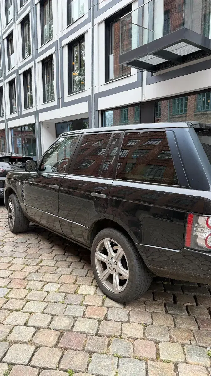 Gebraucht Land Rover Range Rover Autobiography 272 PS (200 kW) 2010 Schwarz SUV