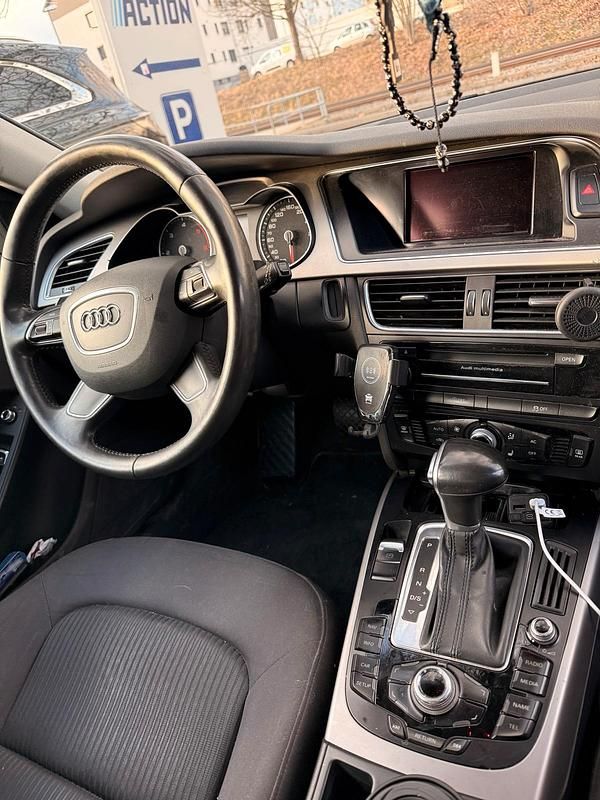 Gebraucht Audi A4 143 PS (105 kW) 2014 Blau Kombi