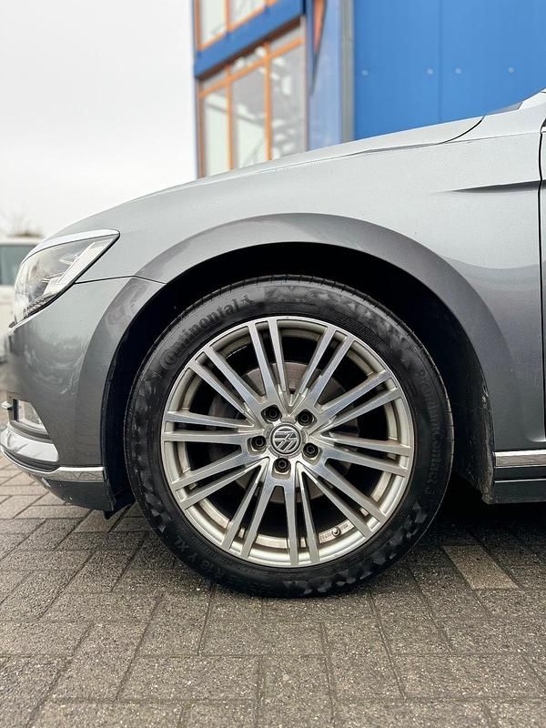 Gebraucht VW Passat Highline 150 PS (110 kW) 2017 Grau Kombi