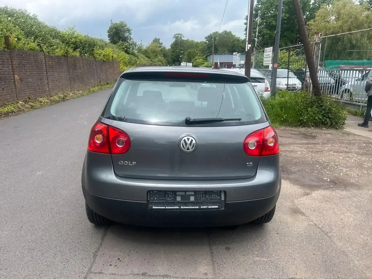 Gebraucht VW Golf V 102 PS (75 kW) 2004 Grau Kleinwagen