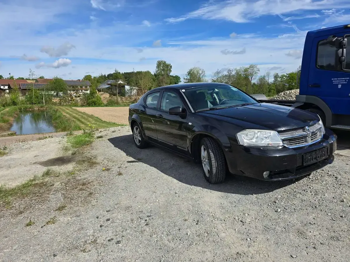 Używany Dodge Avenger SE 140 KM (102 kW) 2007 Czarny Sedan/Limuzyna