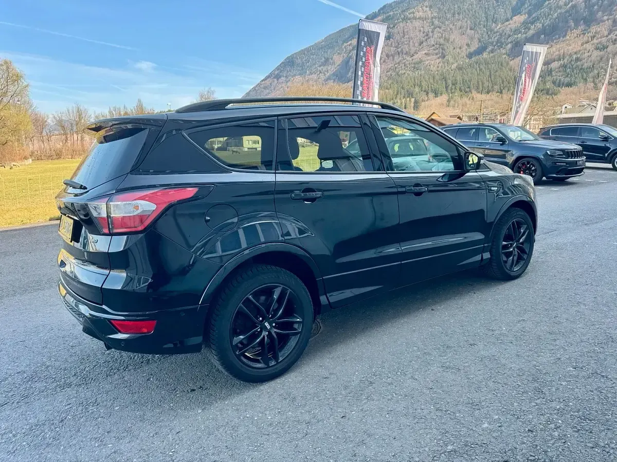 Gebraucht Ford Kuga ST-Line 180 PS (132 kW) 2019 Schwarz SUV