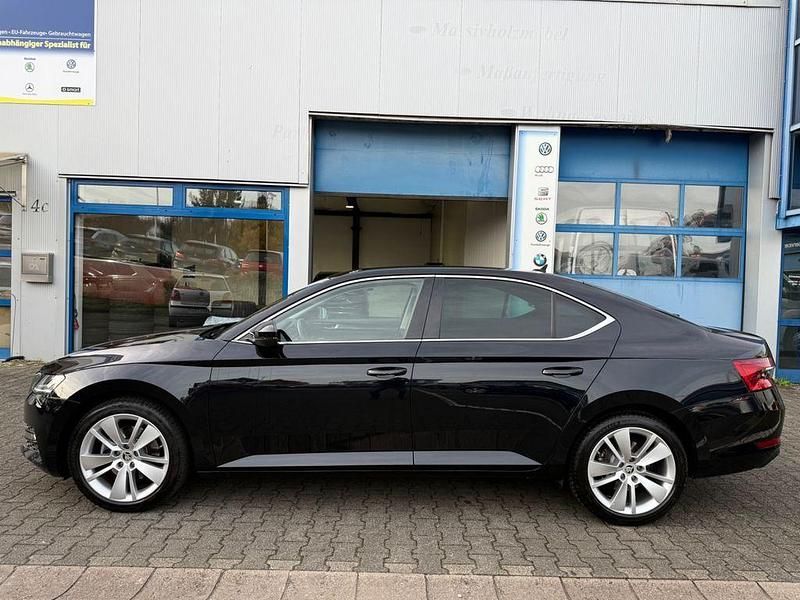 Gebraucht Skoda Superb Ambiente 190 PS (139 kW) 2020 Schwarz Limousine