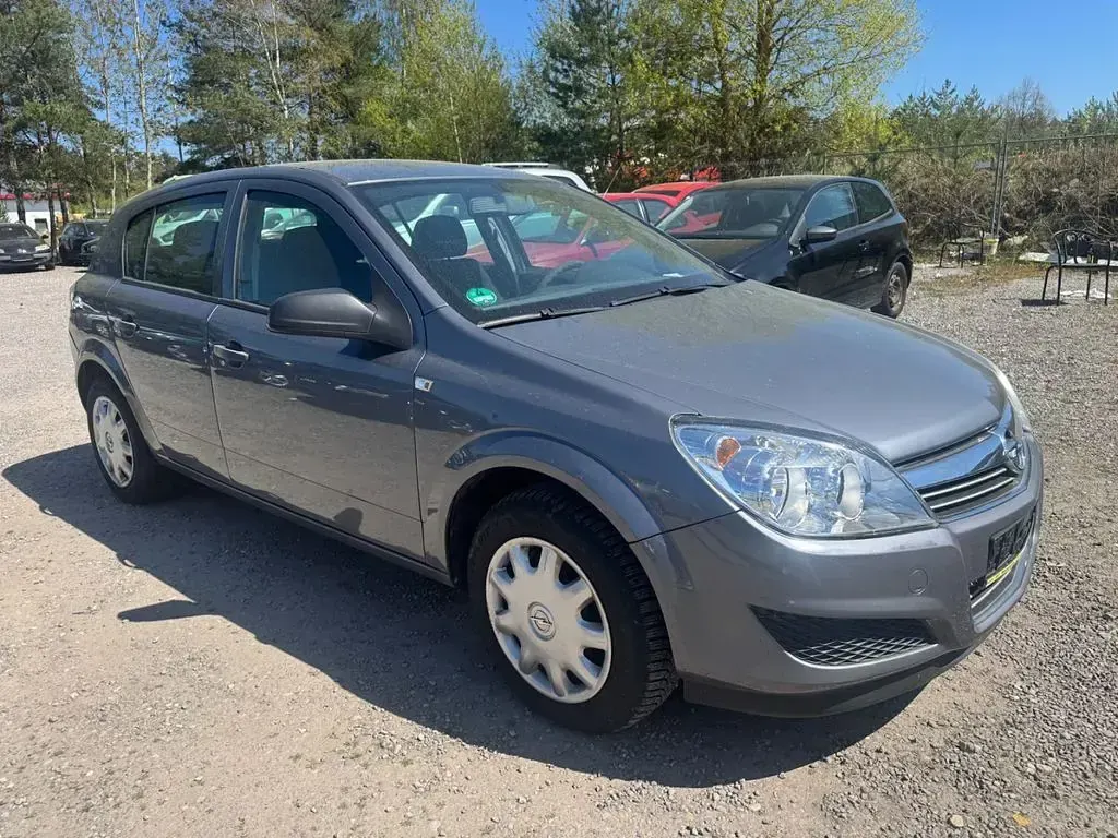 Gebraucht Opel Astra 105 PS (77 kW) 2008 Grau Limousine