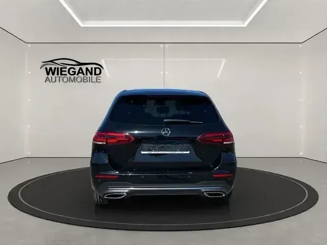 Gebraucht Mercedes B200 Progressive 163 PS (119 kW) 2019 Schwarz Kleinwagen