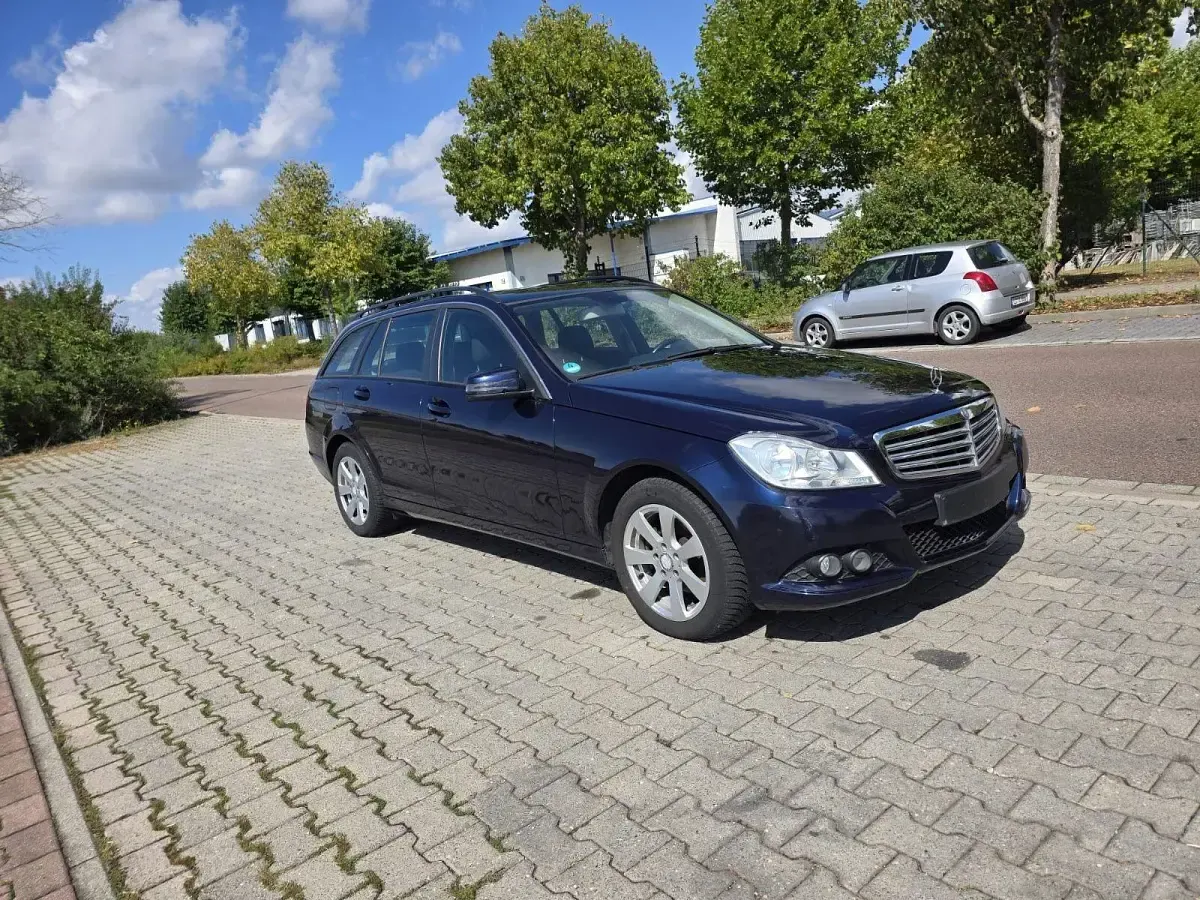 Gebraucht Mercedes C180 120 PS (88 kW) 2012 Blau Kombi