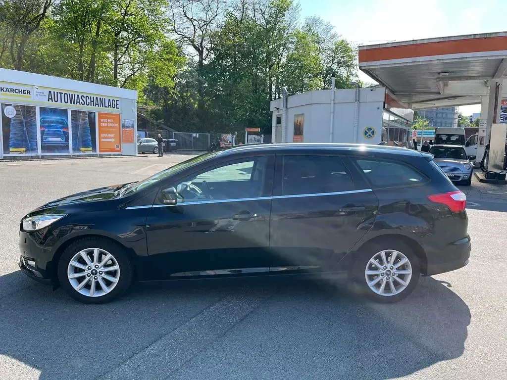 Używany Ford Focus Titanium 150 KM (110 kW) 2017 Czarny Sedan/Limuzyna