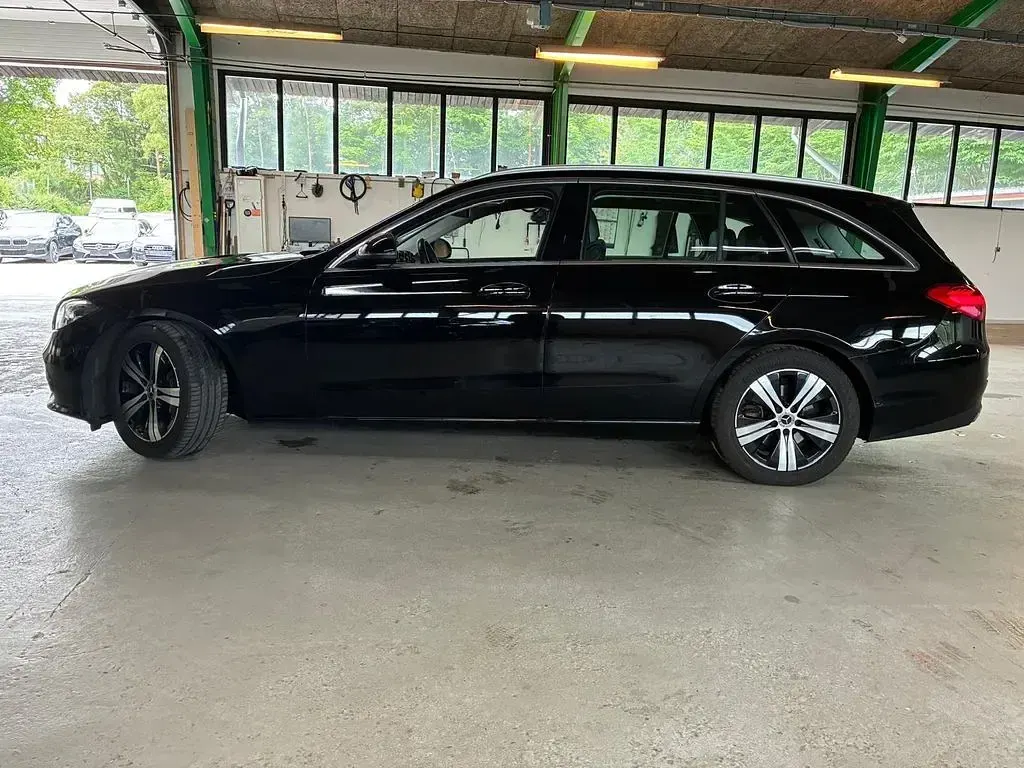 Gebraucht Mercedes C220 200 PS (147 kW) 2022 Schwarz Kombi