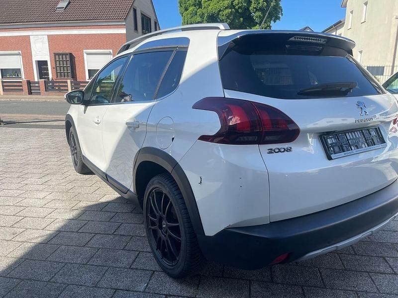 Gebraucht Peugeot 2008 Allure 110 PS (80 kW) 2019 Weiß SUV