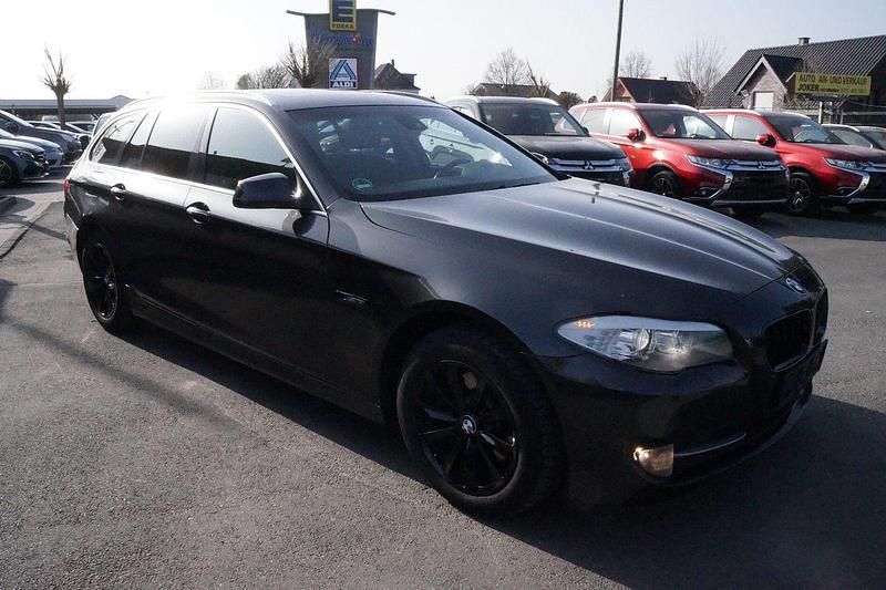 Gebraucht BMW 520 184 PS (135 kW) 2011 Grau Kombi