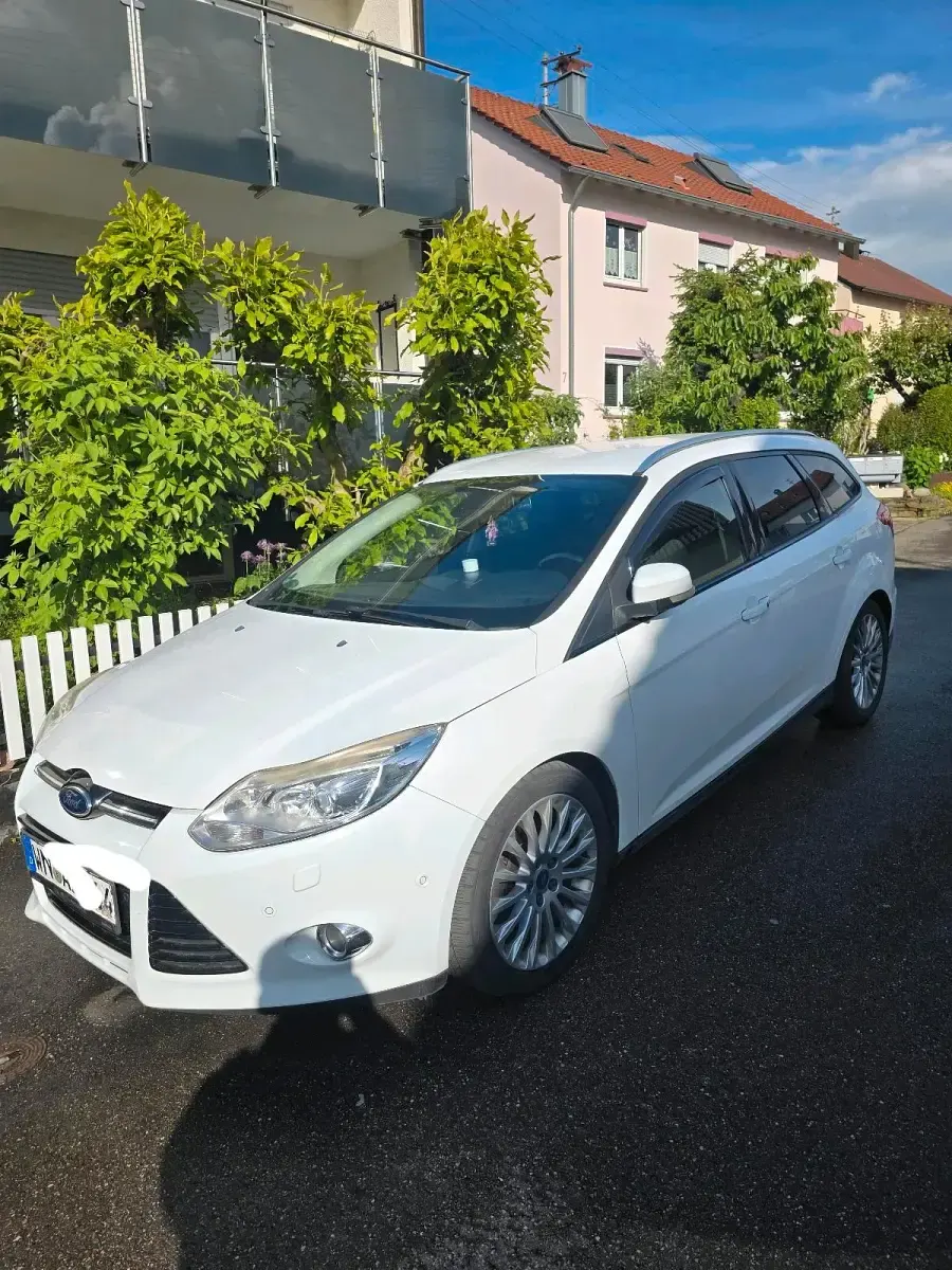 Gebraucht Ford Focus 163 PS (119 kW) 2012 Weiß Kombi