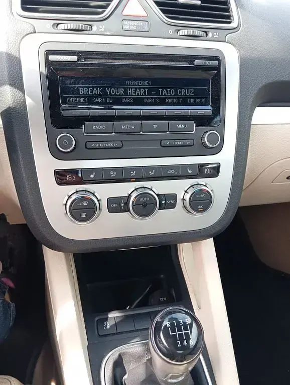 Gebraucht VW Eos 160 PS (117 kW) 2013 Rot Cabrio