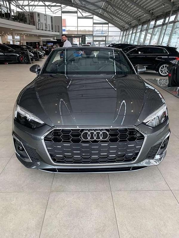 Gebraucht Audi A5 Comfort 204 PS (150 kW) 2025 Grau Cabrio