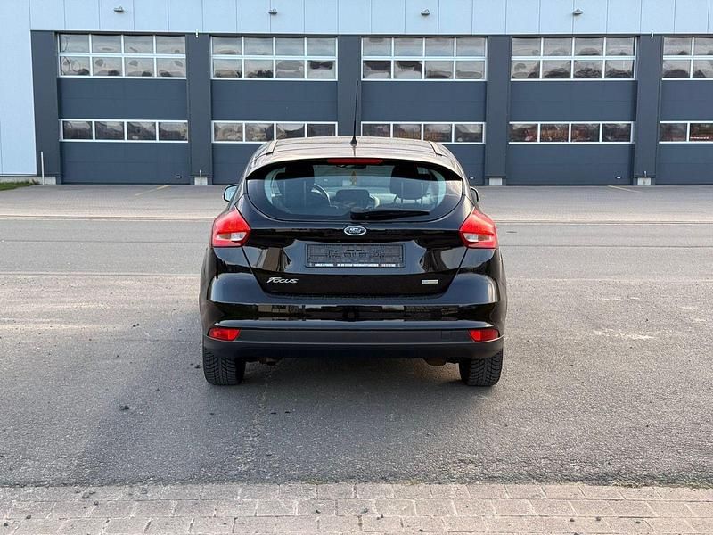 Second-hand Ford Focus Trend 101 CP (74 kW) 2017 Negru Hatchback