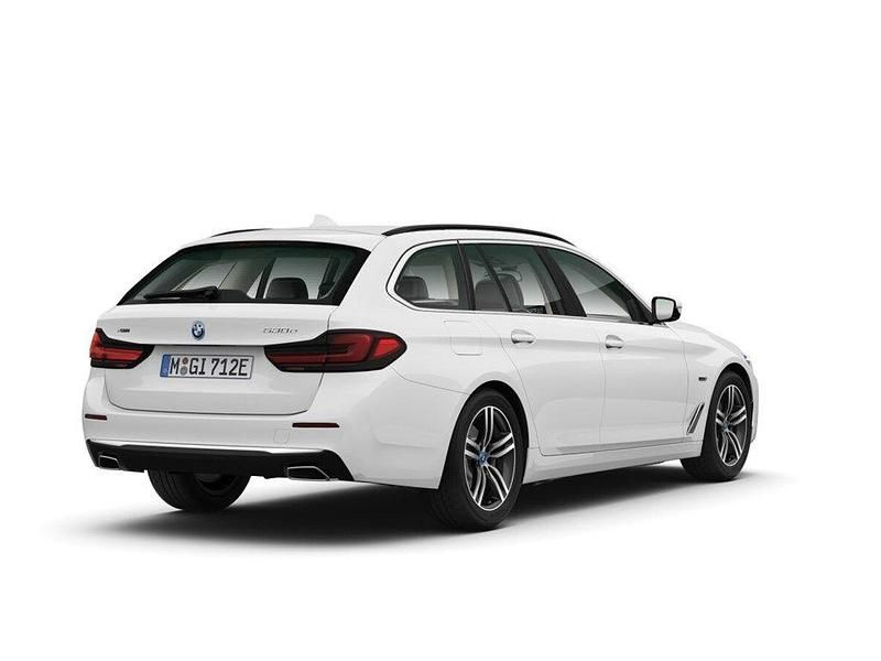 Gebraucht BMW 530 Luxury Line 184 PS (135 kW) 2022 Alpinweiss iii Kombi