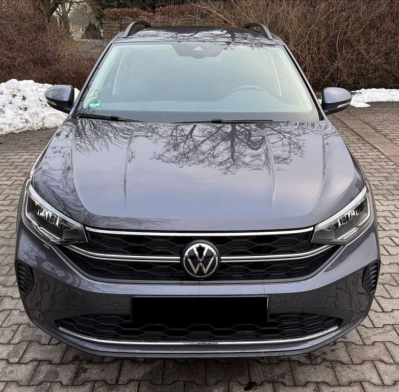 Gebraucht VW Taigo Move 95 PS (69 kW) 2024 Grau SUV