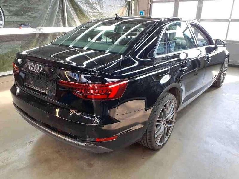 Gebraucht Audi A4 Sport 150 PS (110 kW) 2018 Brillantschwarz Limousine
