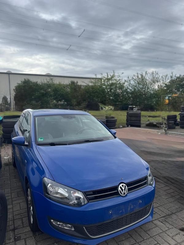 Blau Gebraucht 2013 VW Polo Kleinwagen | 2.690 € (Superpreis) - Bild 1/4