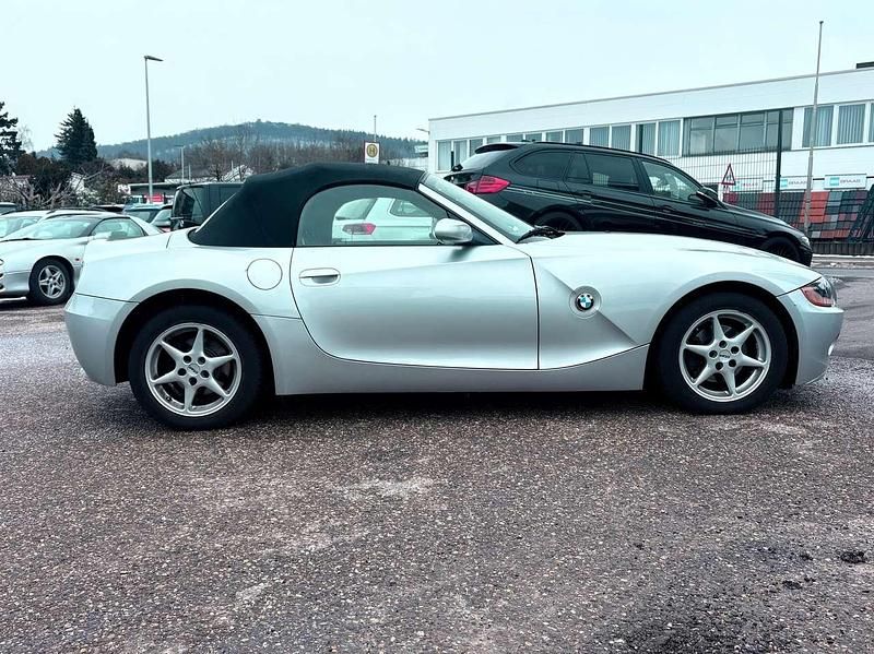 Gebraucht BMW Z4 170 PS (125 kW) 2005 Titansilber metallic Cabrio