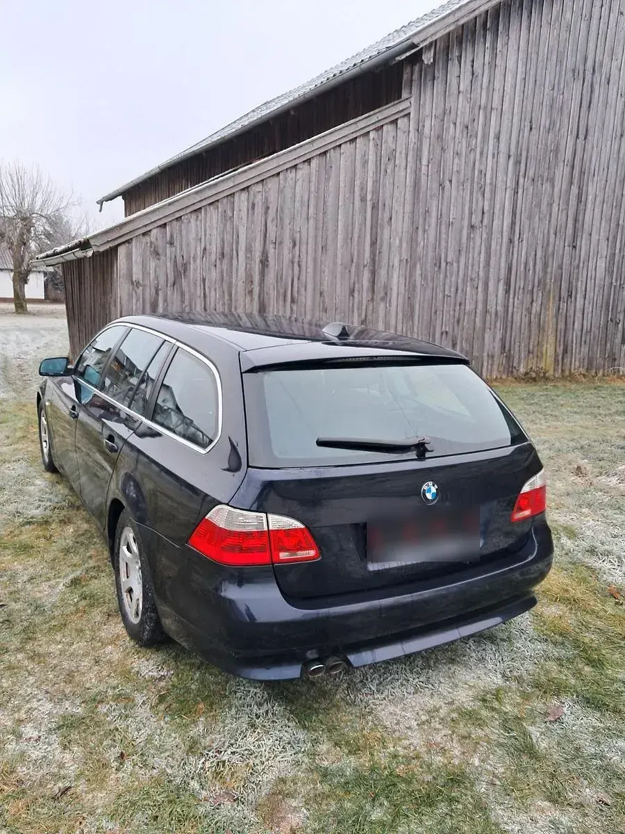 Gebraucht BMW 525 Sport Line 177 PS (130 kW) 2006 Blau Kombi