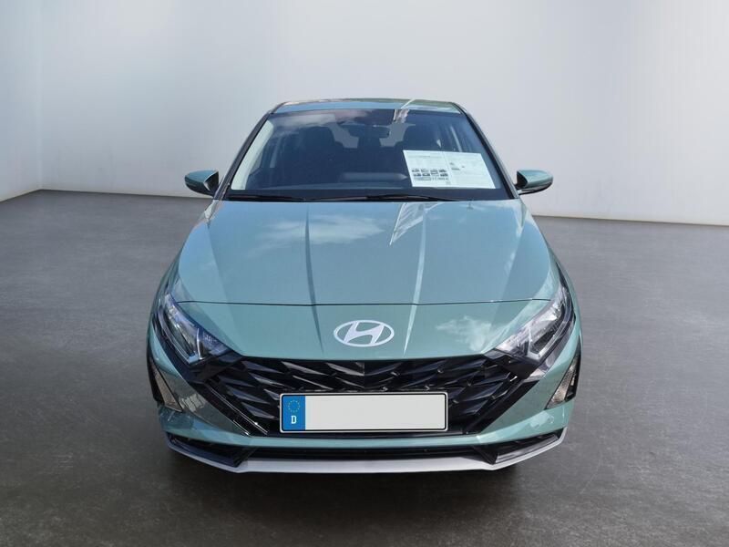 Gebraucht Hyundai i20 Comfort 101 PS (74 kW) 2024 Waehlbar Kleinwagen