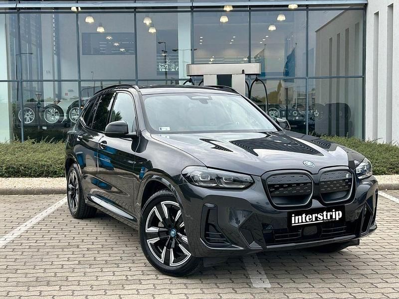 Gebraucht BMW iX3 Performance 210 kW (286 PS) 2024 Sophistograu brillanteffekt me SUV