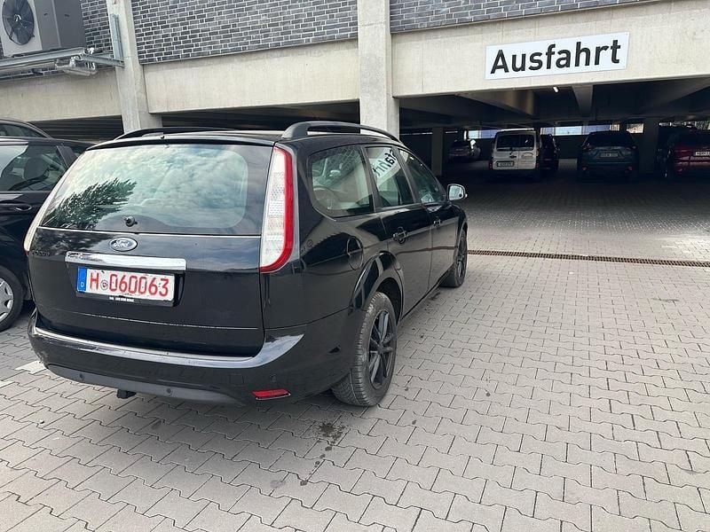 Gebraucht Ford Focus Titanium 145 PS (106 kW) 2008 Schwarz Kombi