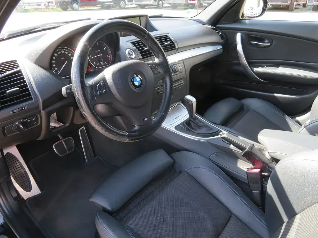 Gebraucht BMW 120 M Sport 177 PS (130 kW) 2011 Schwarz Kleinwagen