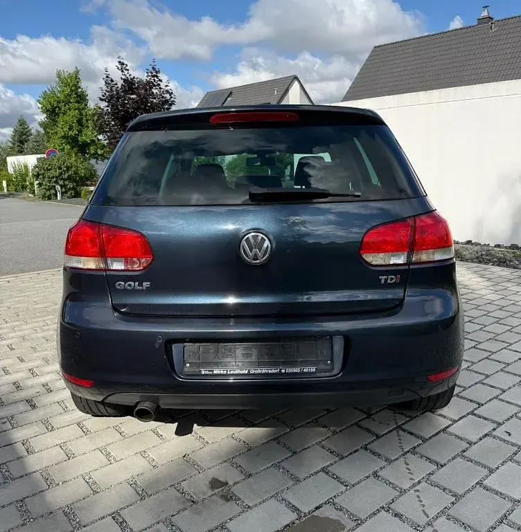 Gebraucht VW Golf VII Match 105 PS (77 kW) 2012 Blau Limousine