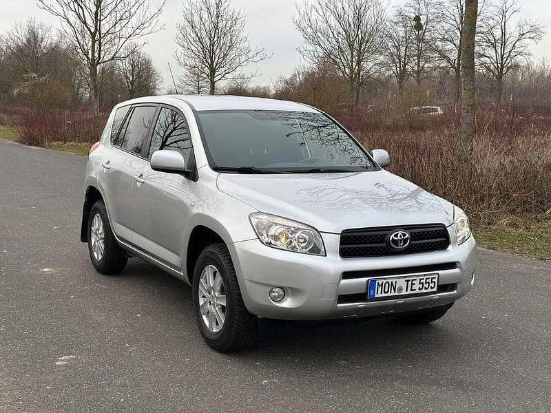 Silber Gebraucht 2006 Toyota RAV4 Sol SUV | 10.999 € (Teuer) - Bild 1/4