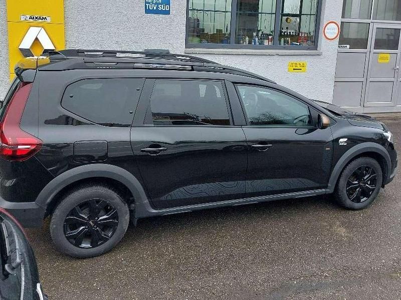 Gebraucht Dacia Jogger Extreme 110 PS (80 kW) 2024 Perlmuttschwarz Van / Kleinbus