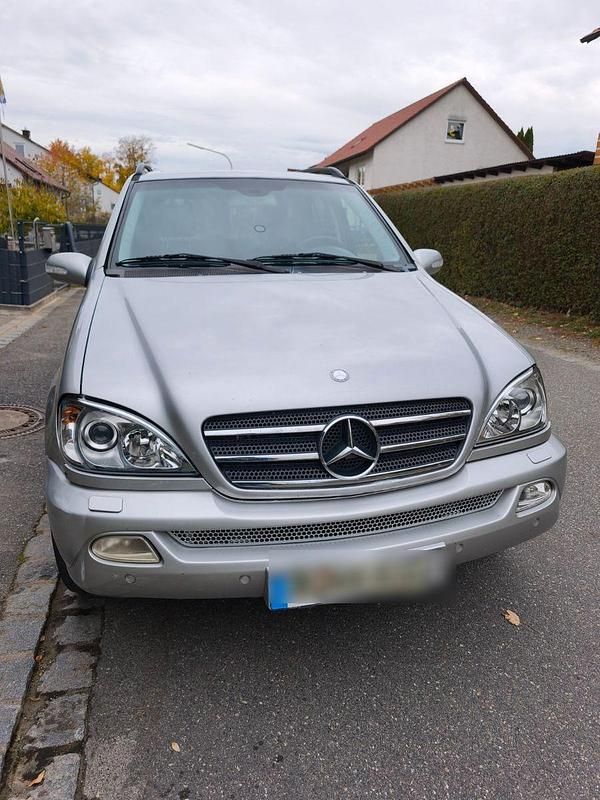 Silber Gebraucht 2003 Mercedes ML500 SUV | 6.799 € - Bild 1/4
