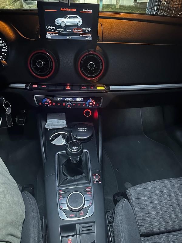 Gebraucht Audi A3 Comfort 105 PS (77 kW) 2014 Schwarz Limousine