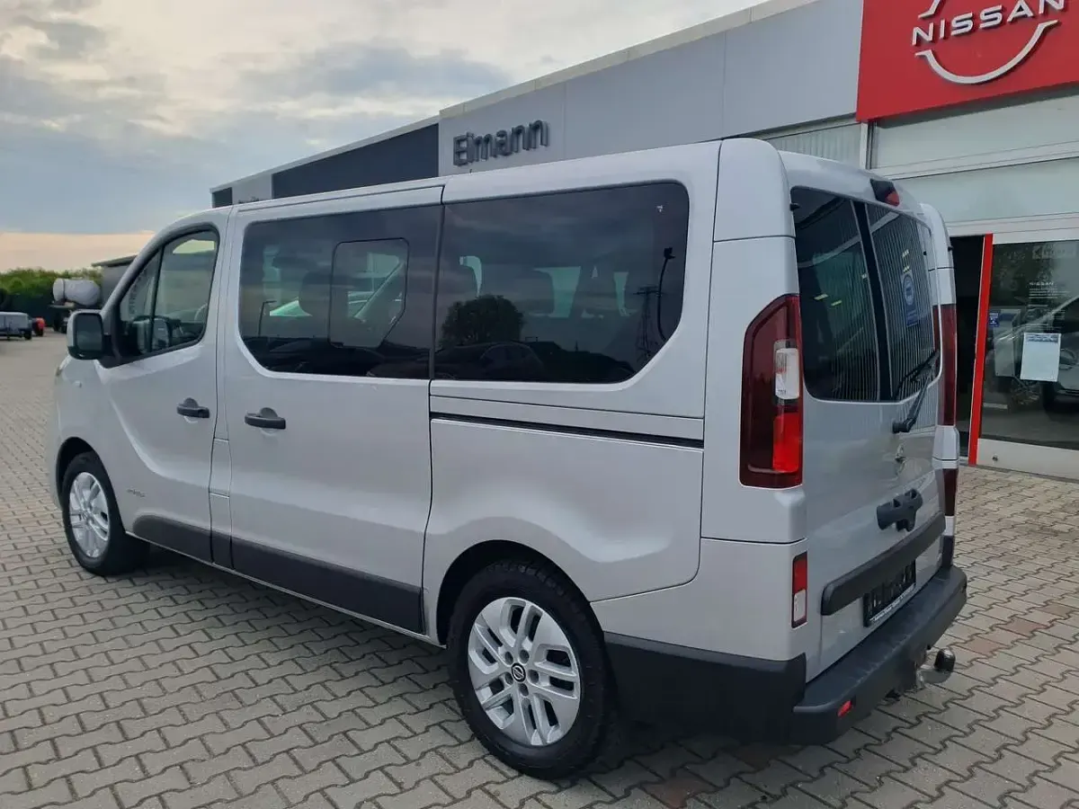 Gebraucht Nissan NV300 Premium Edition 145 PS (106 kW) 2017 Mercury grey Van