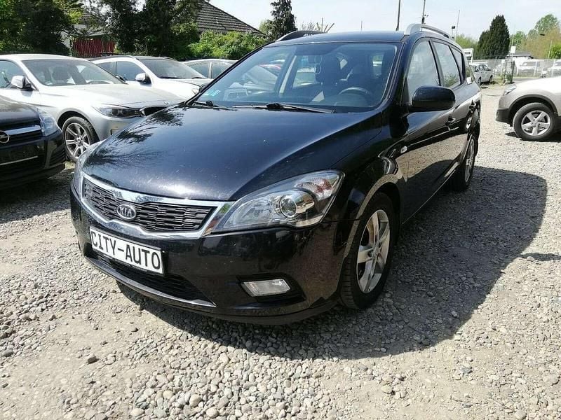Gebraucht Kia Ceed 116 PS (85 kW) 2012 Schwarz metallic Kleinwagen
