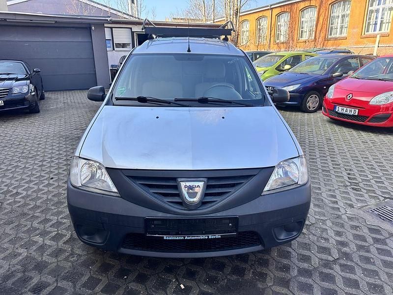 Gebraucht Dacia Logan Ambiance 84 PS (61 kW) 2011 Silber Van / Kleinbus