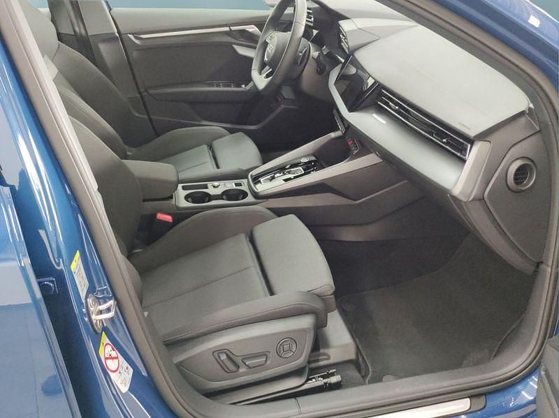 Gebraucht Audi A3 116 PS (85 kW) 2025 Blau Limousine