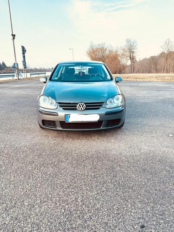 Grün Gebraucht 2004 VW Golf IV Kleinwagen | 5.200 € - Bild 1/4