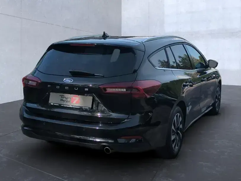 Używany Ford Focus Titanium 125 KM (91 kW) 2024 Czarny Kombi