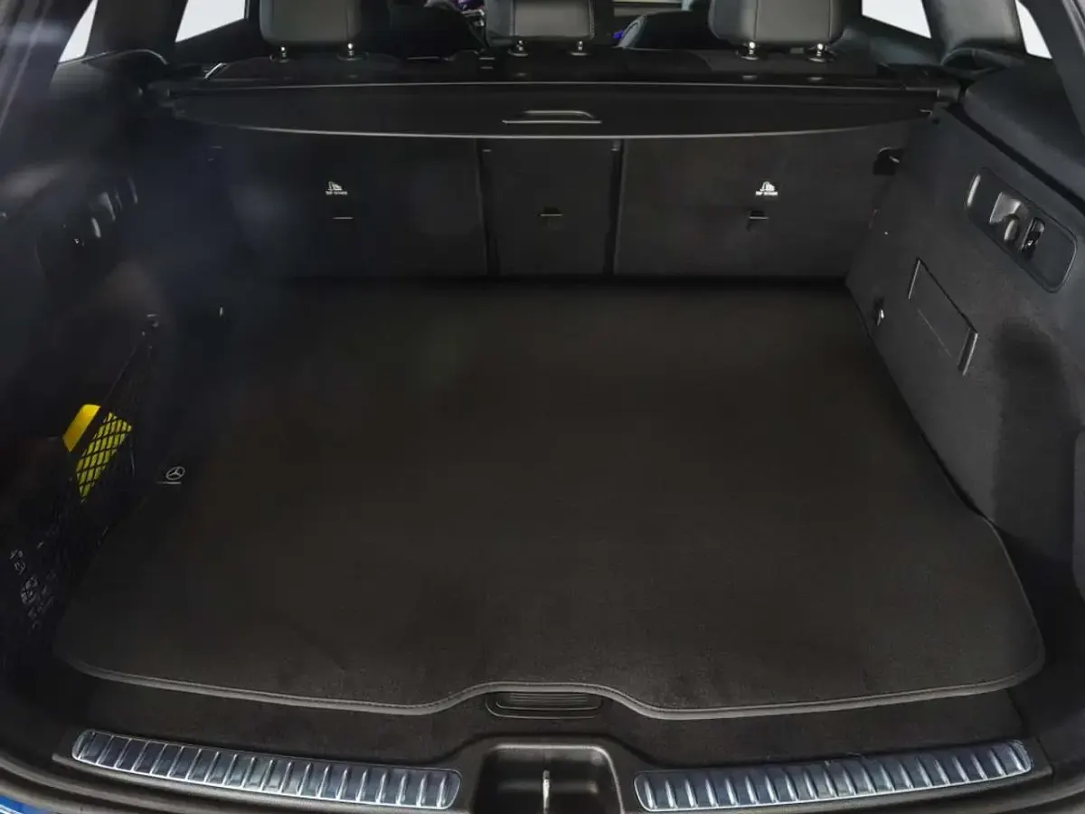 Gebraucht Mercedes GLC200 AMG 204 PS (150 kW) 2026 Lack spektralblau SUV