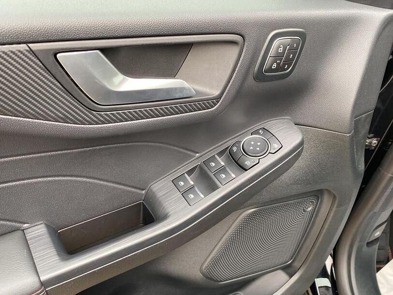 Gebraucht Ford Kuga ST-Line X 186 PS (136 kW) 2025 Schwarz SUV