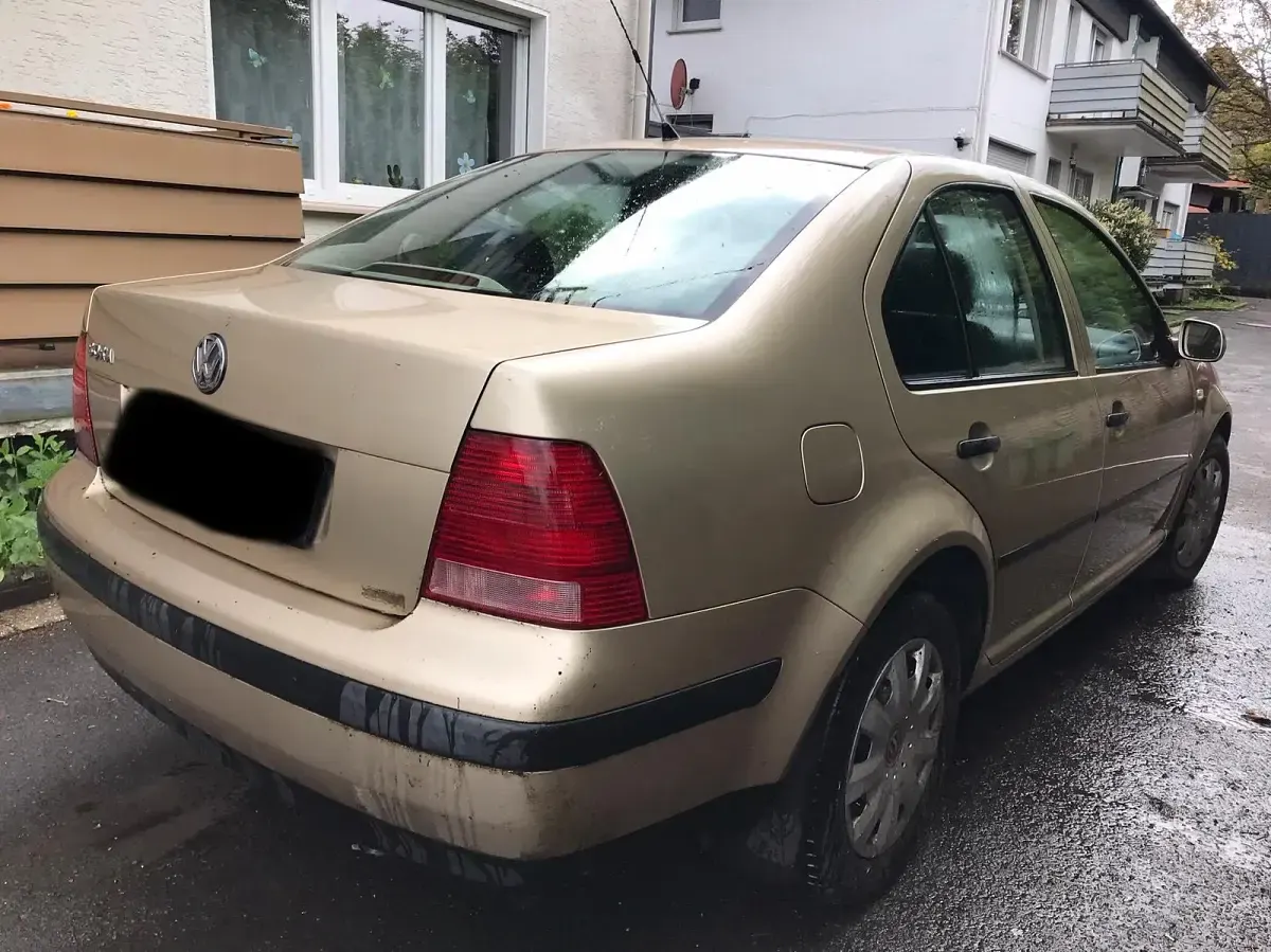 Brugt VW Bora 75 HK (55 kW) 2003 Guld Sedan