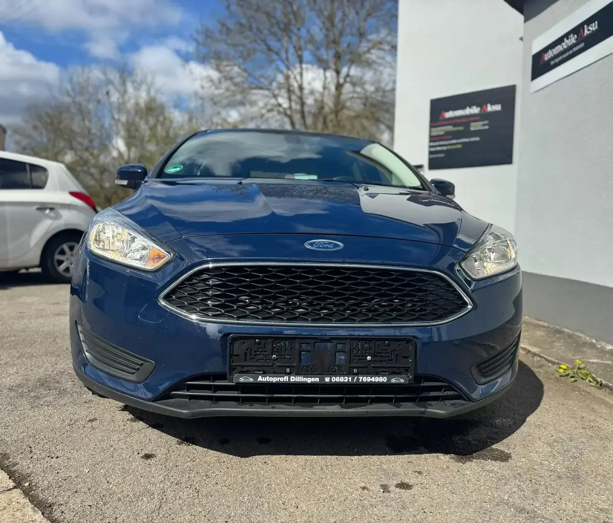Gebraucht Ford Focus 101 PS (74 kW) 2015 Blau Limousine