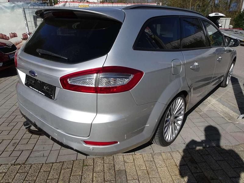 Gebraucht Ford Mondeo Champions Edition 140 PS (102 kW) 2012 Polarsilber metallic Kombi